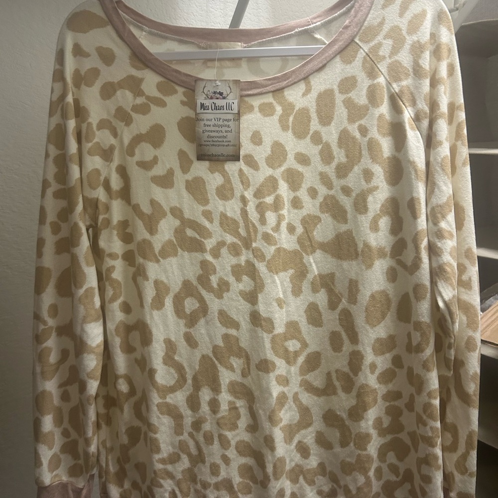 Leopard top - Picture 3 of 3